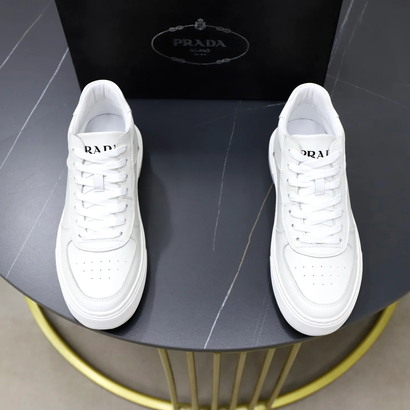 Ex-factory price: 460💰🙅‍♂️🙅‍♂️🙅‍♂️ Brand: PRADA Standard code: 38–44 (45 can be customized) Grade: Same as the official website Material: Original cowhide fabric Comfortable pigskin lining Lightweight wear-resistant outsole Style category: Men's fashionable casual shoes and boots Running sneakers Distinguished luxury brand elements Top luxury Color: actual picture color
